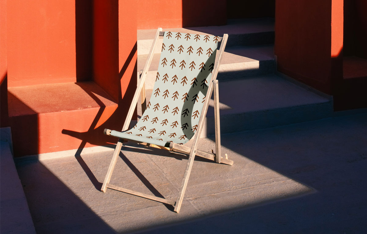 Luxury Holiday Home Rental Business Pool Chair Design